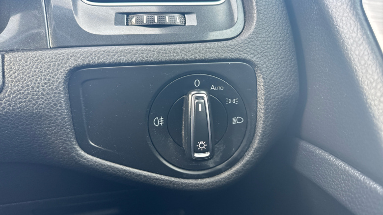 Volkswagen Golf 1.6 TDI SE 5dr Diesel Hatchback